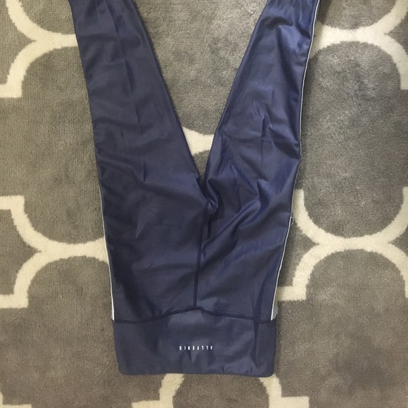 All Fenix high rise 7/8 leggings in Paris Stripes - Picture 7 of 7